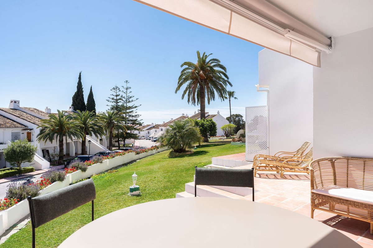 3 Bed Apartment for sale in Nueva Andalucía Costa Del Sol, Málaga, Spain