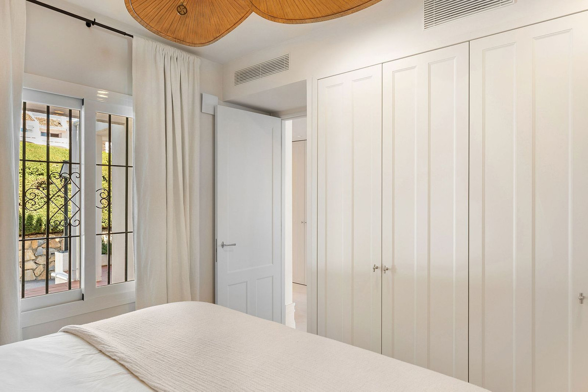 3 Bed Apartment for sale in Nueva Andalucía Costa Del Sol, Málaga, Spain
