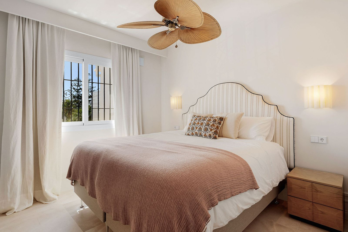 3 Bed Apartment for sale in Nueva Andalucía Costa Del Sol, Málaga, Spain