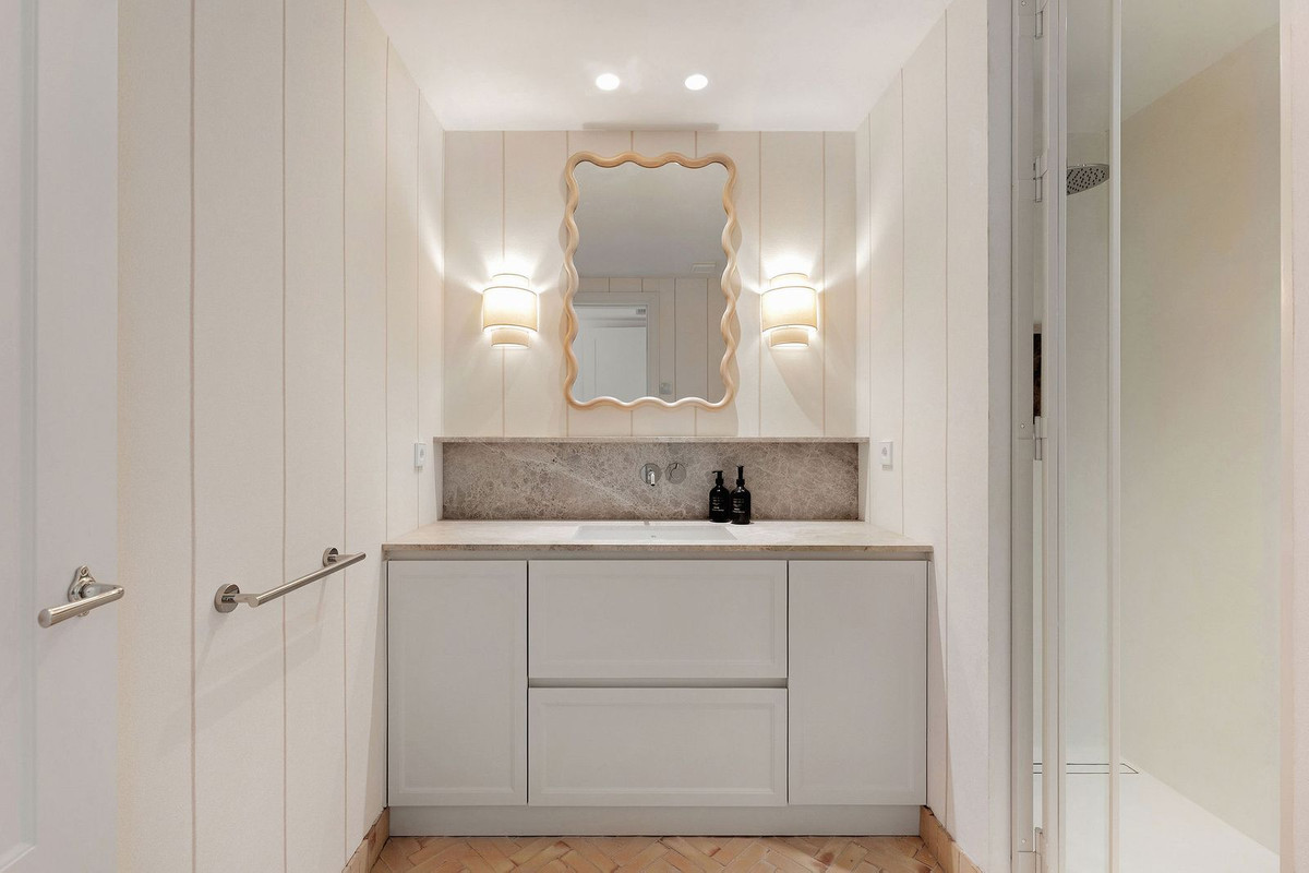 3 Bed Apartment for sale in Nueva Andalucía Costa Del Sol, Málaga, Spain