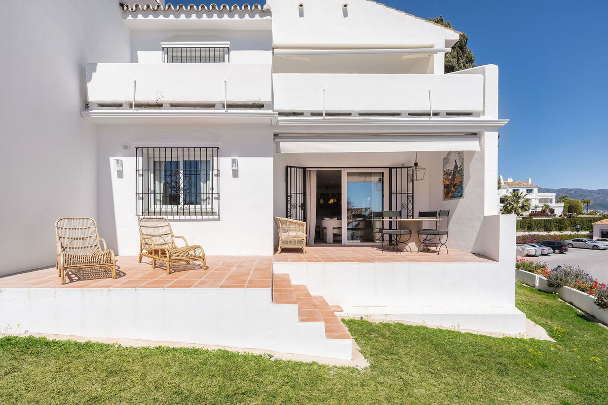 3 Bed Apartment for sale in Nueva Andalucía Costa Del Sol, Málaga, Spain