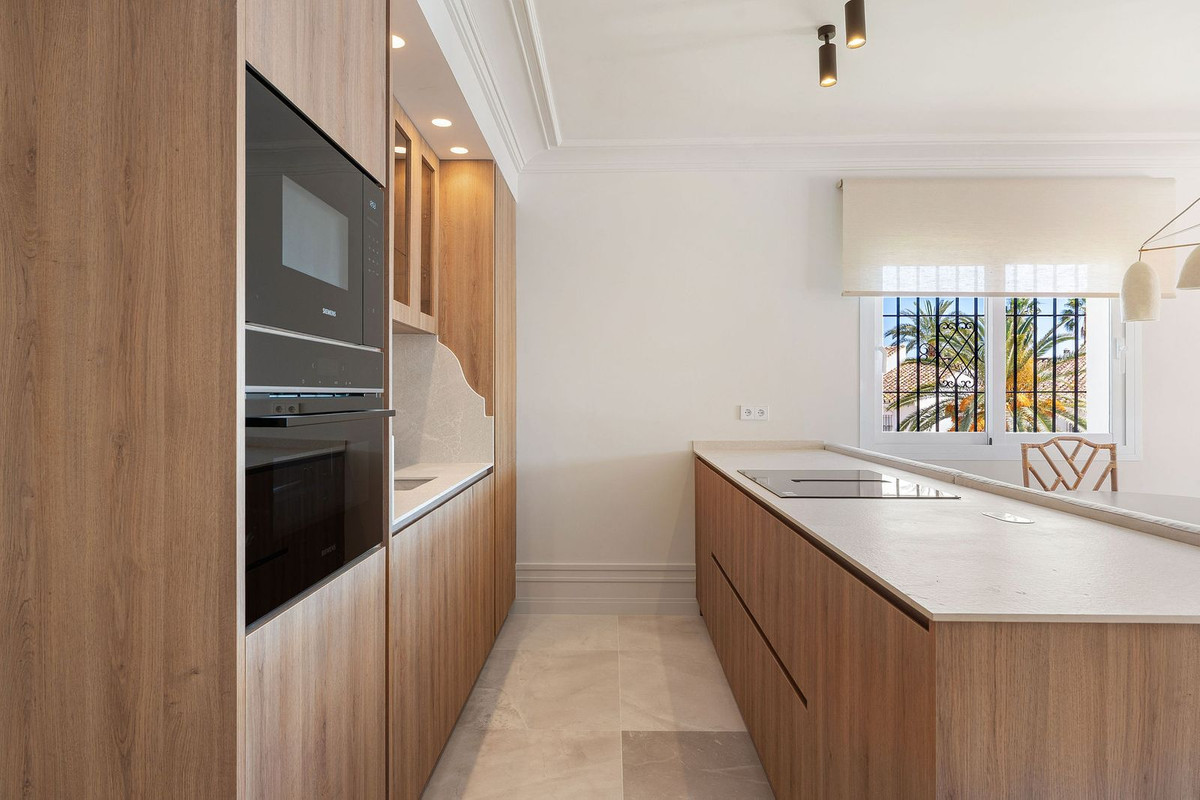3 Bed Apartment for sale in Nueva Andalucía Costa Del Sol, Málaga, Spain