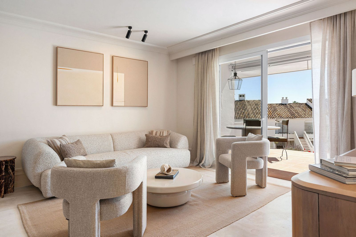 3 Bed Apartment for sale in Nueva Andalucía Costa Del Sol, Málaga, Spain