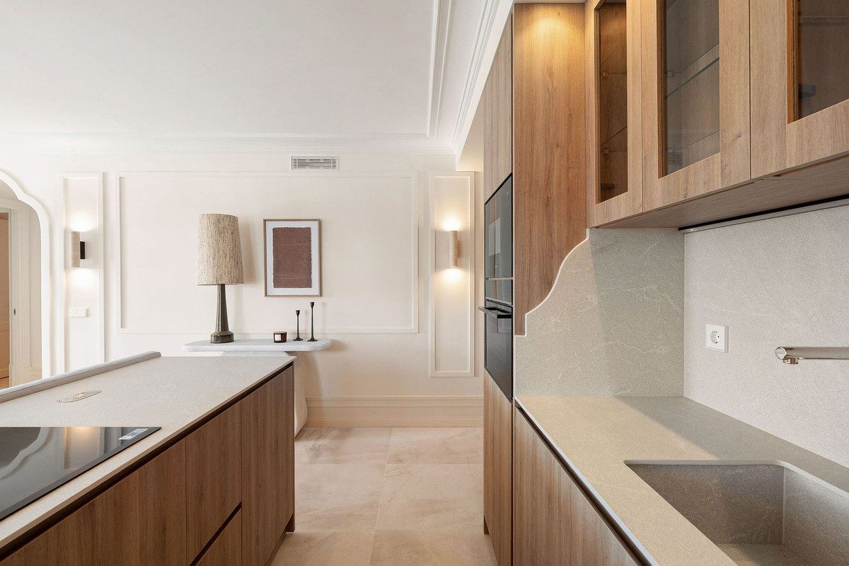3 Bed Apartment for sale in Nueva Andalucía Costa Del Sol, Málaga, Spain
