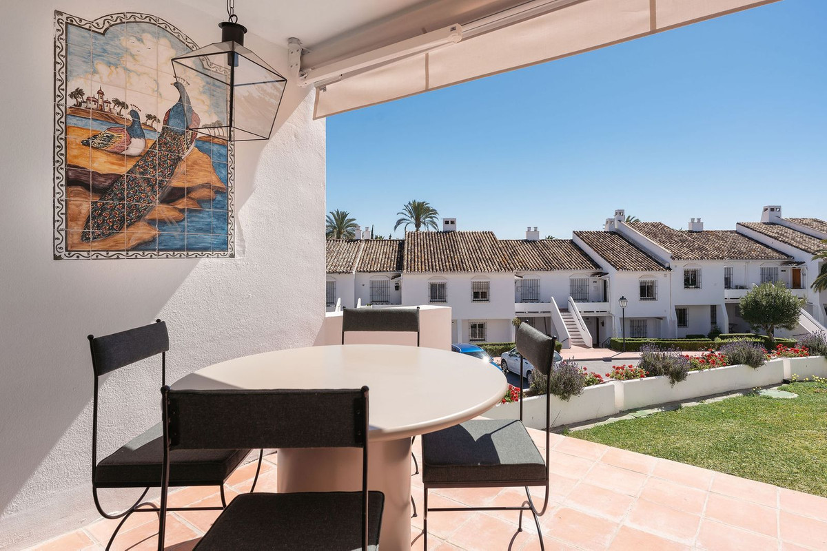 3 Bed Apartment for sale in Nueva Andalucía Costa Del Sol, Málaga, Spain