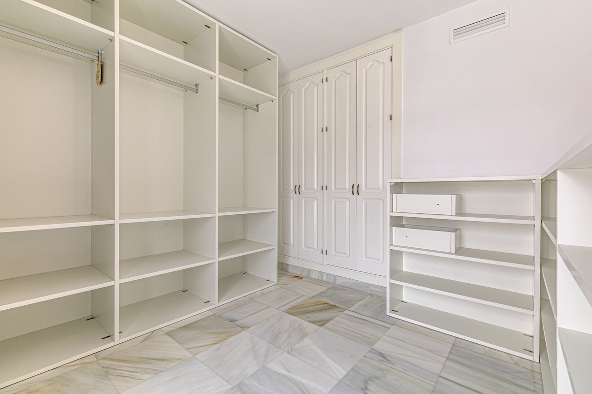 3 Bed Townhouse for sale in Nueva Andalucía Costa Del Sol, Málaga, Spain