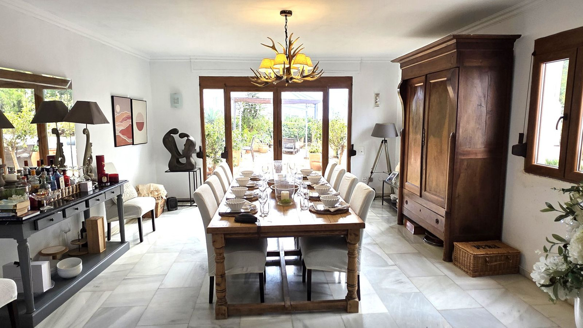 6 Bed Townhouse for sale in Atalaya Costa Del Sol, Málaga, Spain