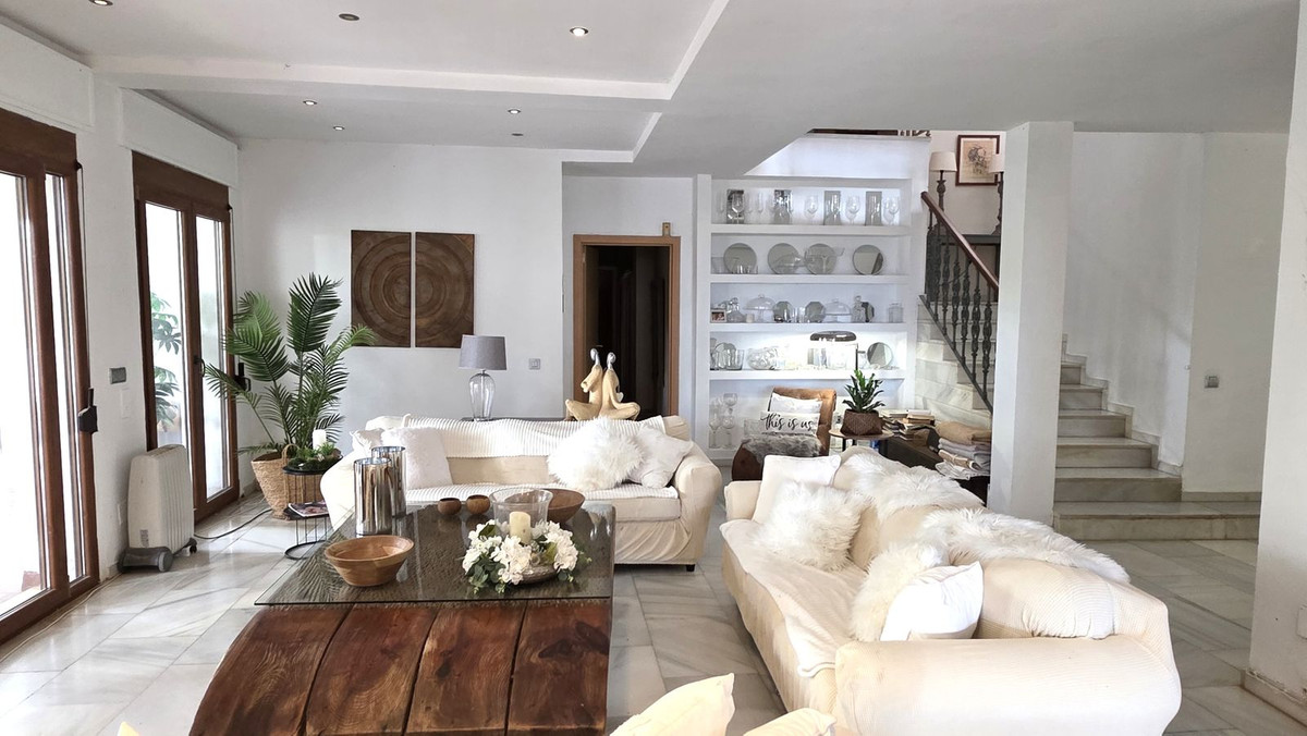 6 Bed Townhouse for sale in Atalaya Costa Del Sol, Málaga, Spain