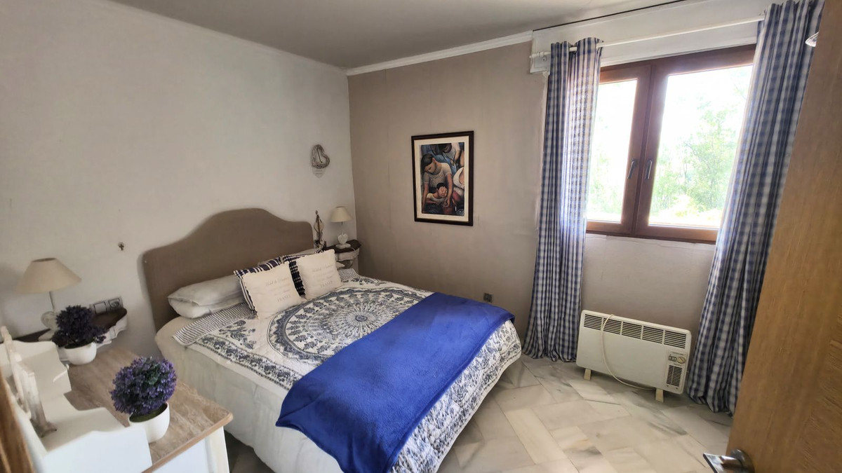 6 Bed Townhouse for sale in Atalaya Costa Del Sol, Málaga, Spain