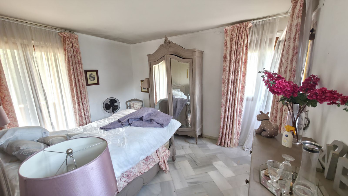 6 Bed Townhouse for sale in Atalaya Costa Del Sol, Málaga, Spain