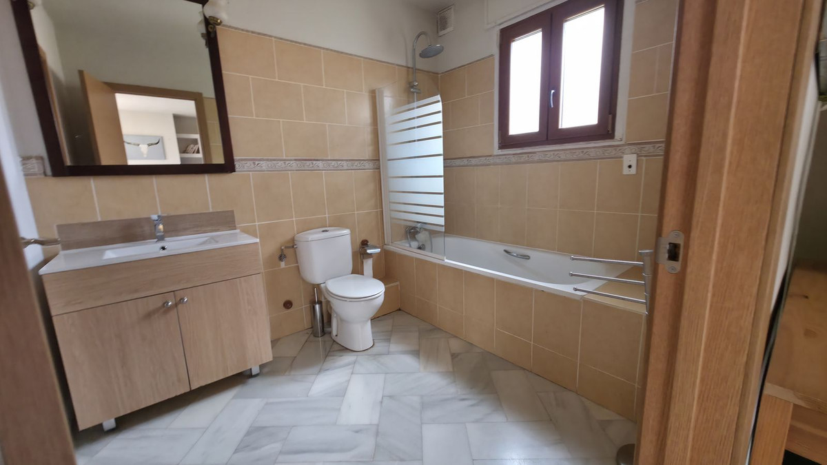 6 Bed Townhouse for sale in Atalaya Costa Del Sol, Málaga, Spain