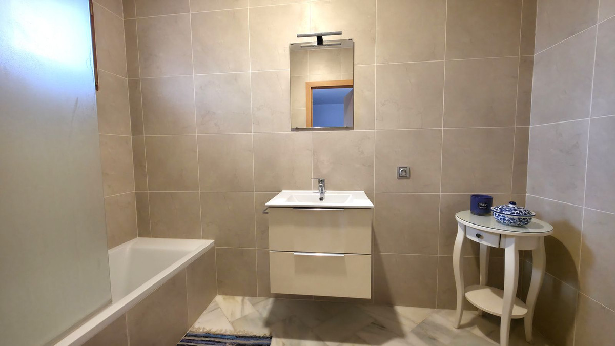 6 Bed Townhouse for sale in Atalaya Costa Del Sol, Málaga, Spain
