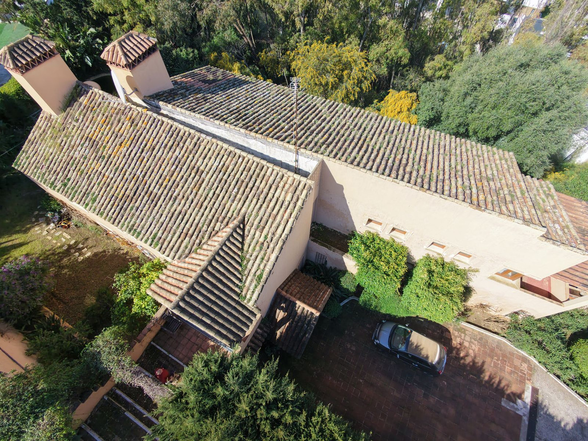 6 Bed Townhouse for sale in Atalaya Costa Del Sol, Málaga, Spain