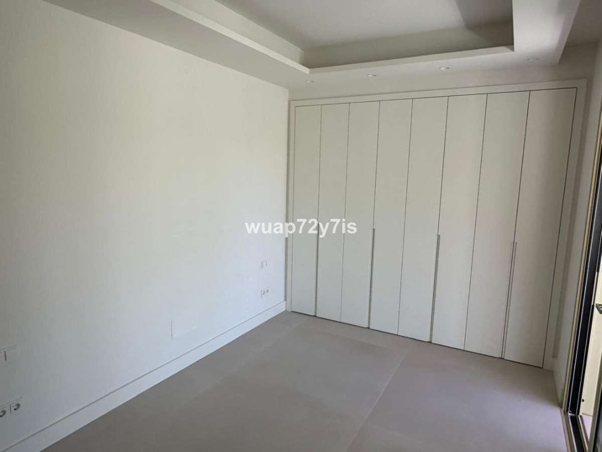 2 Bed Apartment for sale in The Golden Mile Costa Del Sol, Málaga, Spain