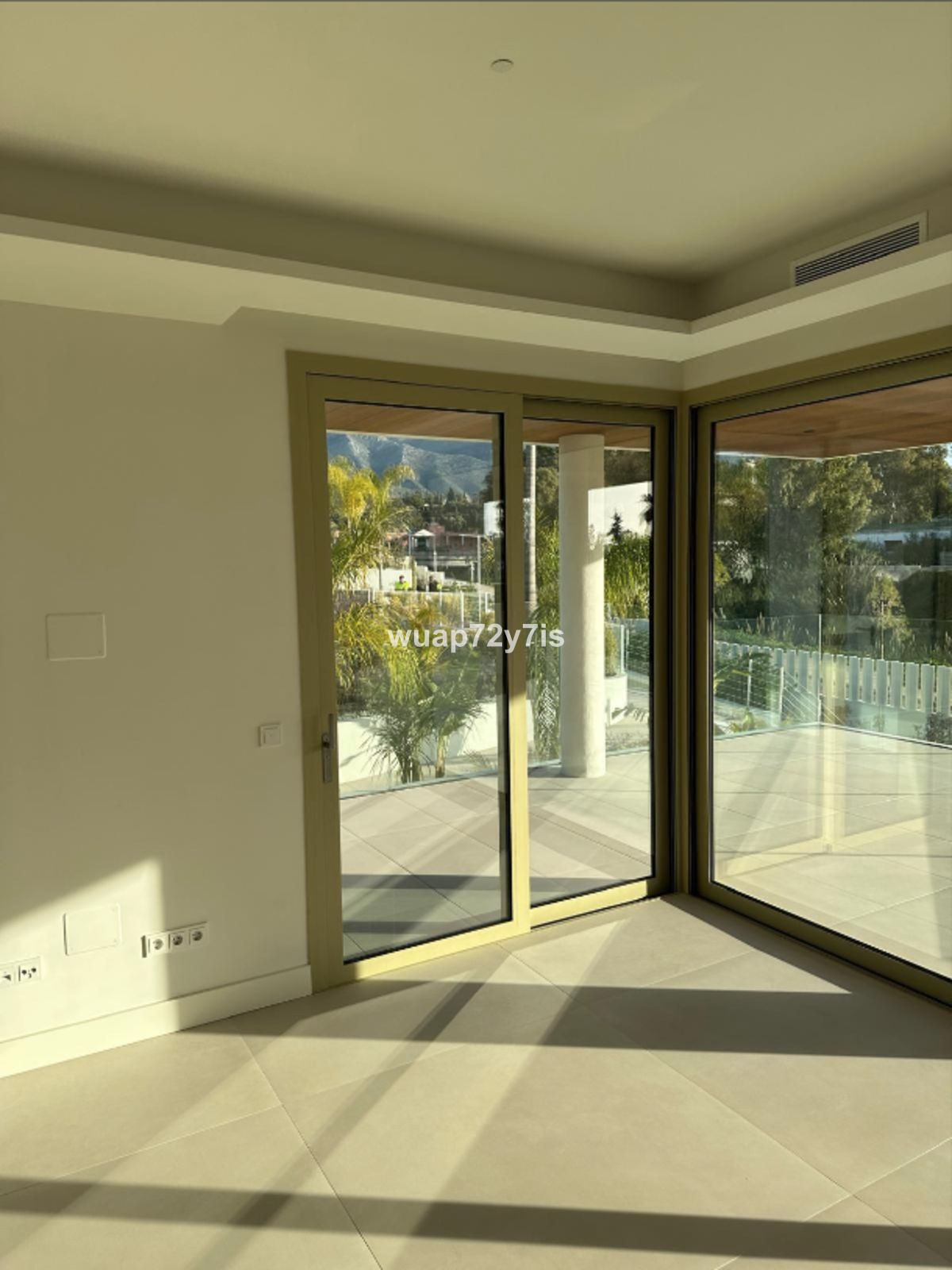 2 Bed Apartment for sale in The Golden Mile Costa Del Sol, Málaga, Spain