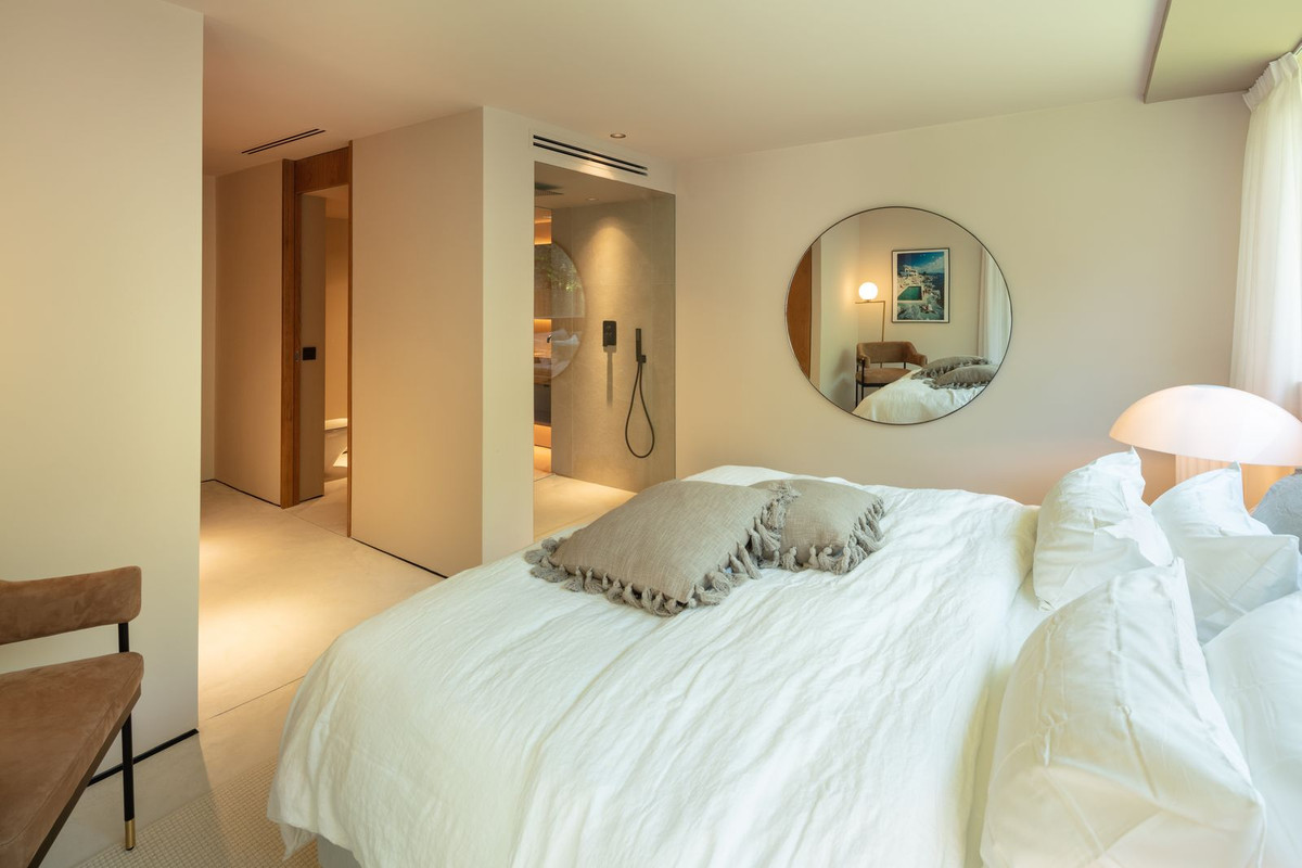 Se vende Villa - Chalet de 4 dormitorios en Costa Del Sol, Málaga, España
