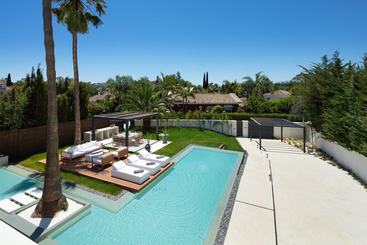 Se vende Villa - Chalet de 4 dormitorios en Costa Del Sol, Málaga, España