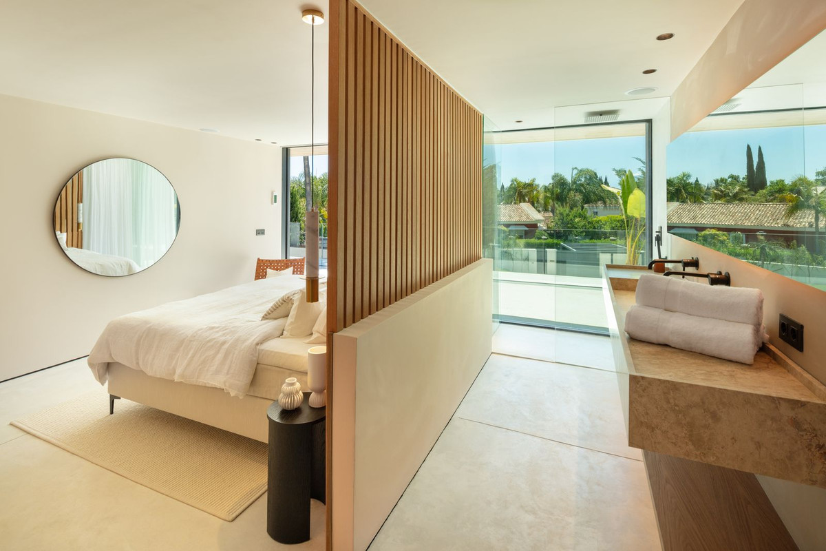 Se vende Villa - Chalet de 4 dormitorios en Costa Del Sol, Málaga, España
