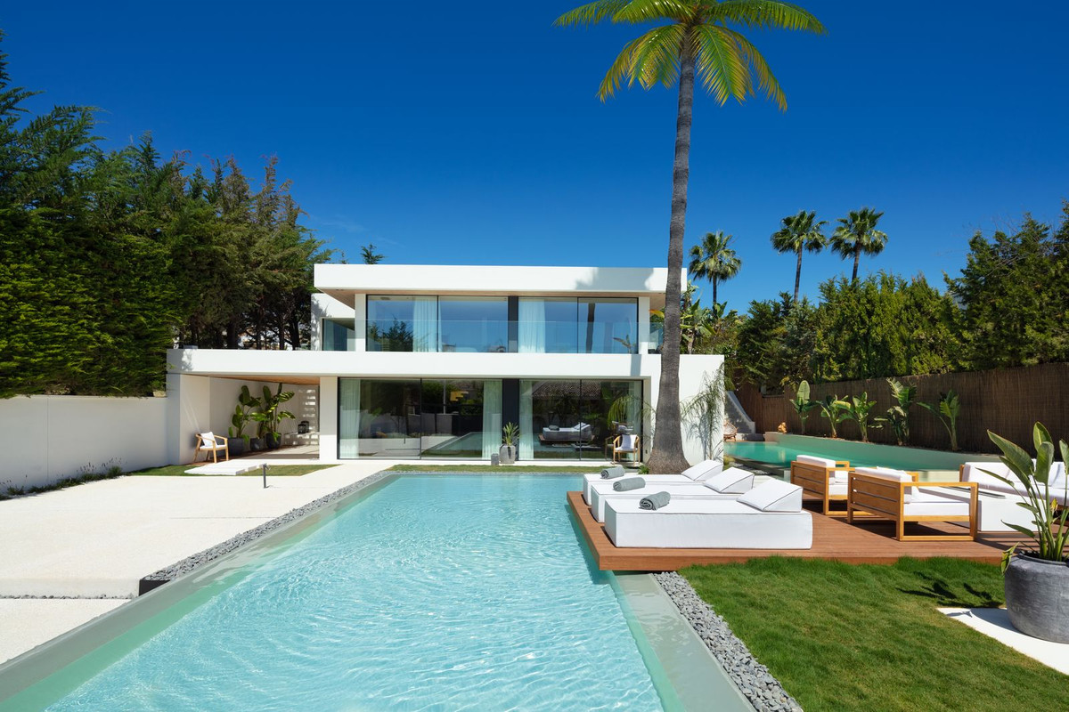 Se vende Villa - Chalet de 4 dormitorios en Costa Del Sol, Málaga, España