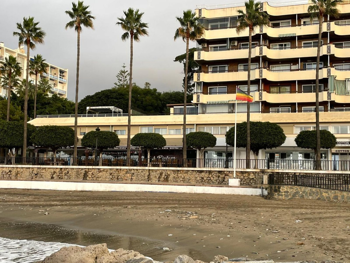5 Bed Apartment for sale in Marbella Costa Del Sol, Málaga, Spain