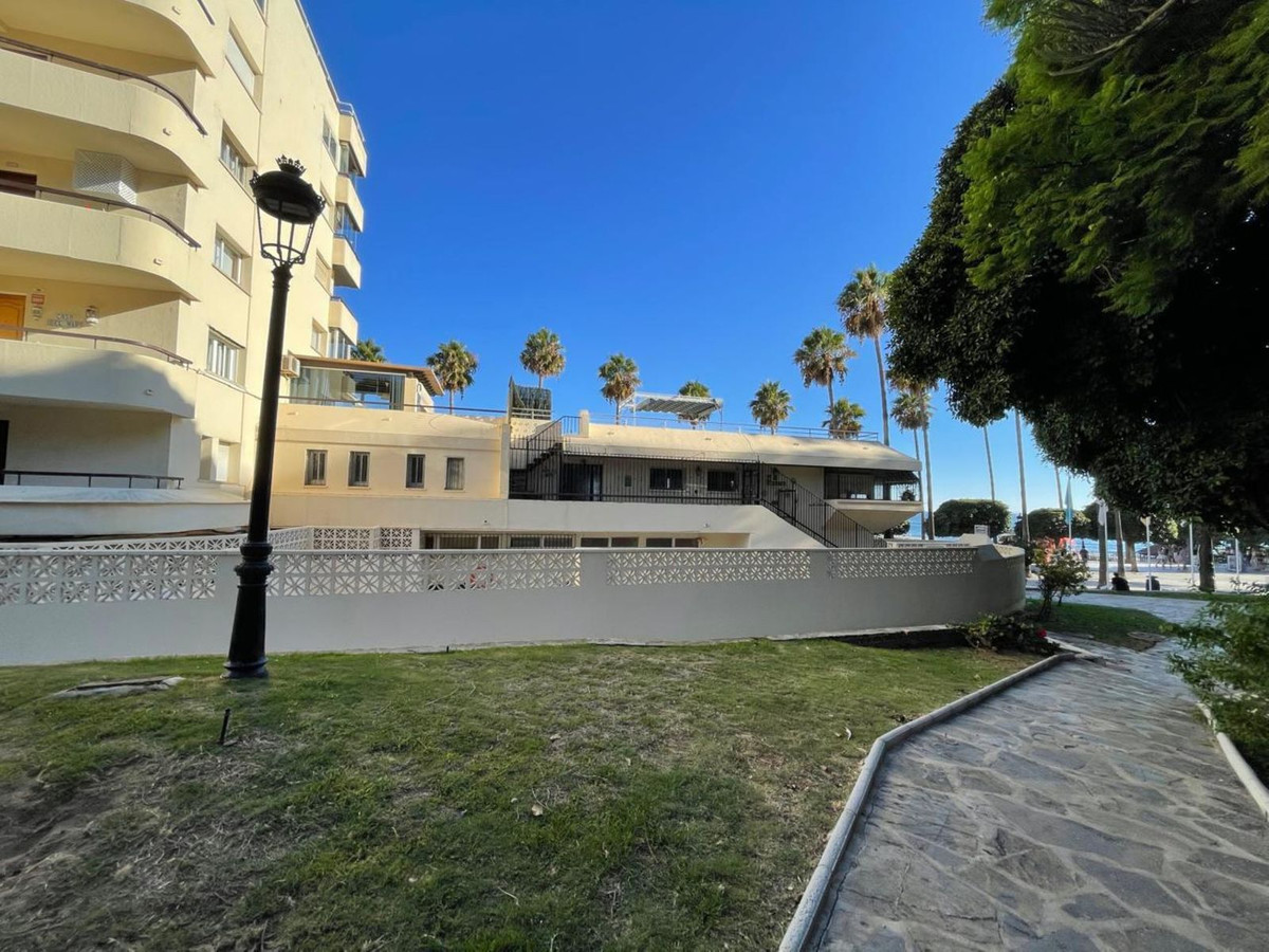 5 Bed Apartment for sale in Marbella Costa Del Sol, Málaga, Spain