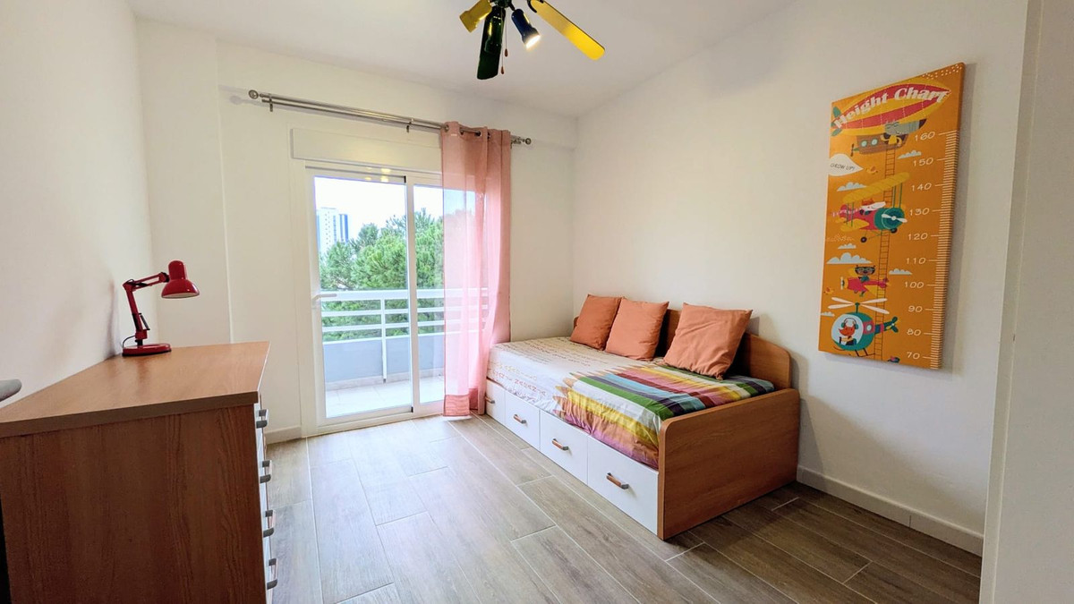 3 Bed Apartment for sale in Fuengirola Costa Del Sol, Málaga, Spain