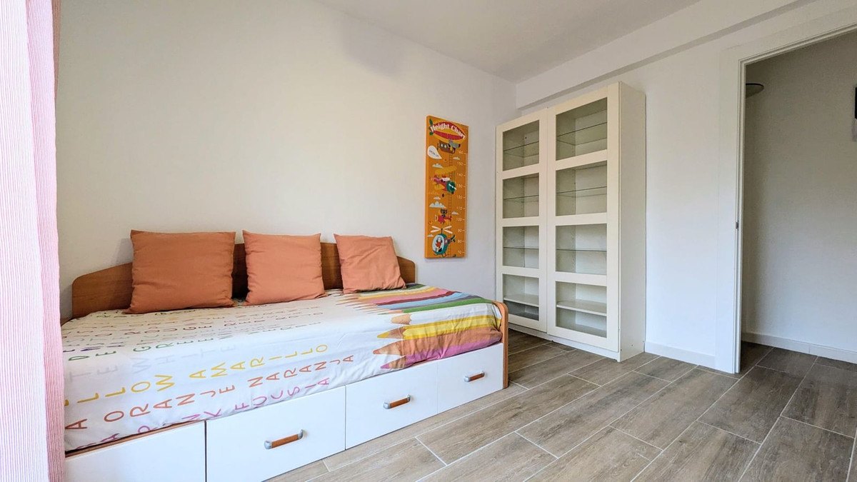 3 Bed Apartment for sale in Fuengirola Costa Del Sol, Málaga, Spain