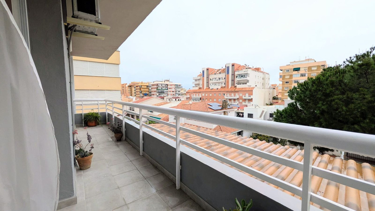 3 Bed Apartment for sale in Fuengirola Costa Del Sol, Málaga, Spain