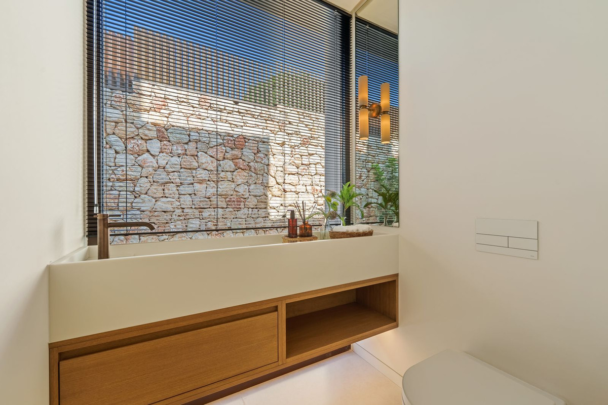 Se vende Villa - Chalet de 5 dormitorios en Costa Del Sol, Málaga, España