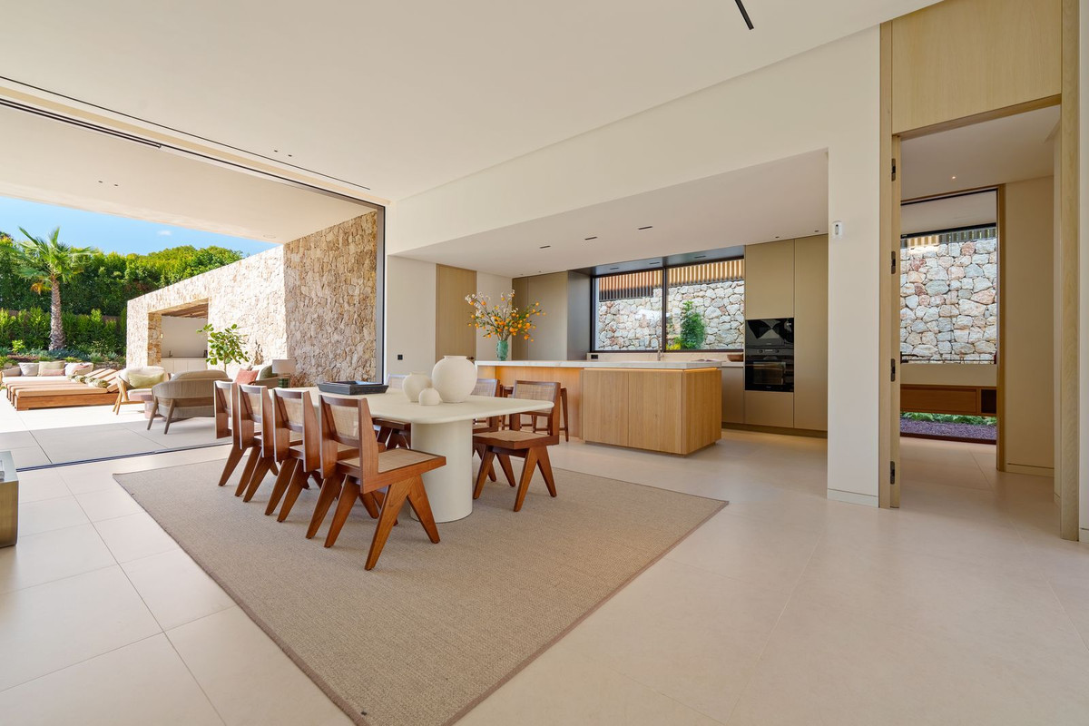 Se vende Villa - Chalet de 5 dormitorios en Costa Del Sol, Málaga, España
