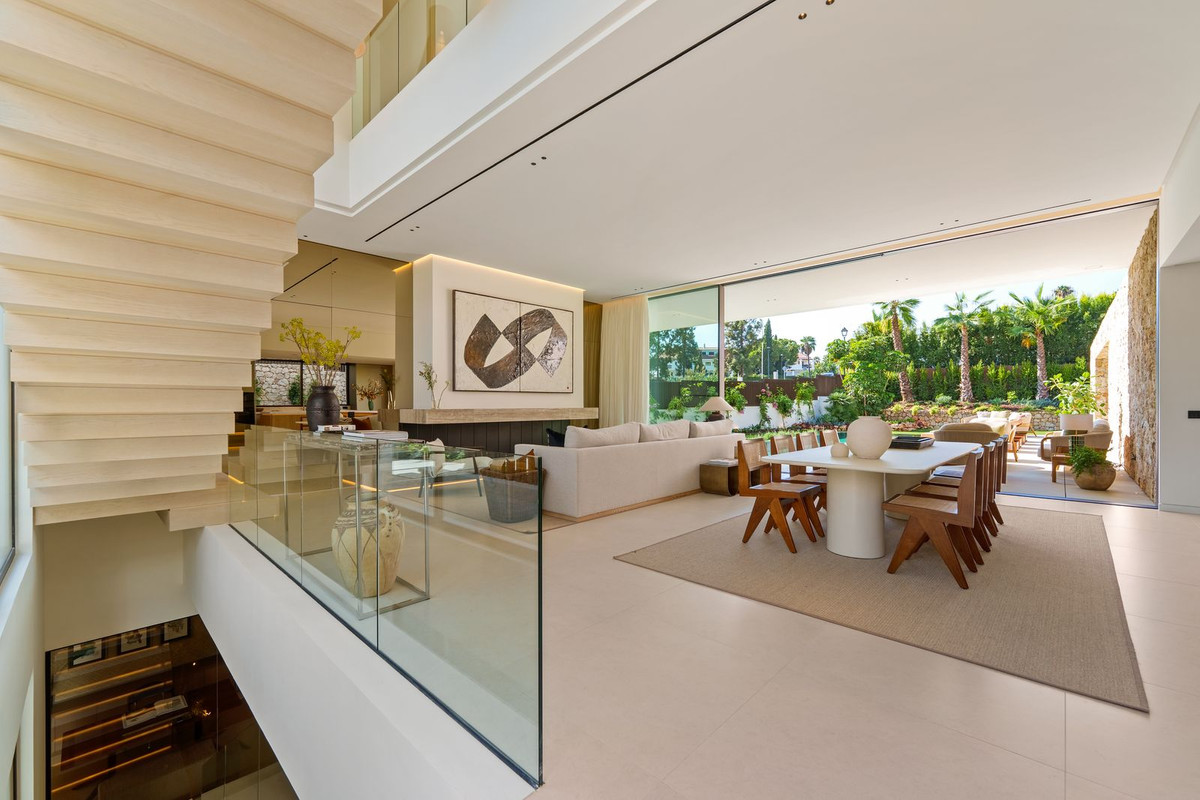Se vende Villa - Chalet de 5 dormitorios en Costa Del Sol, Málaga, España