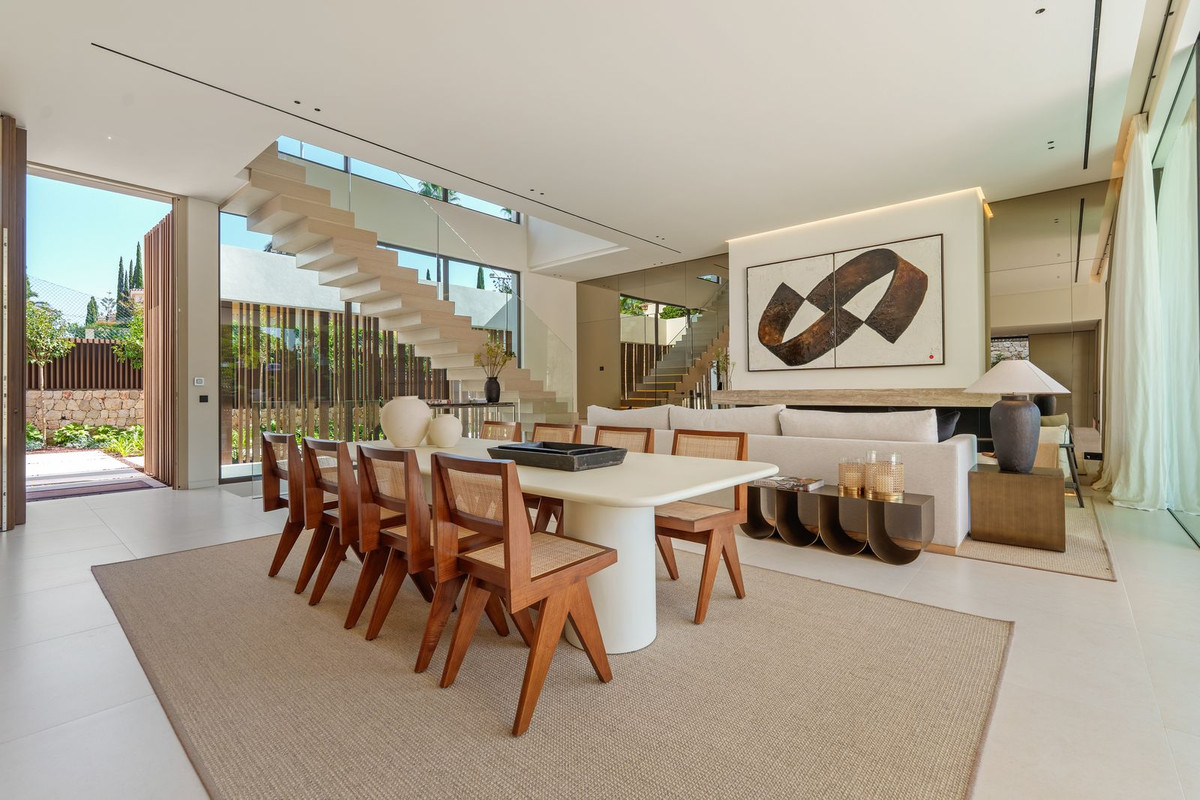 Se vende Villa - Chalet de 5 dormitorios en Costa Del Sol, Málaga, España