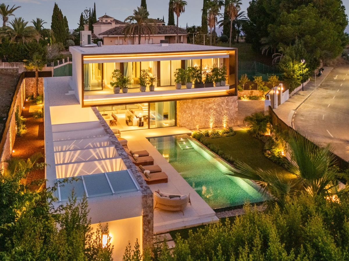 Se vende Villa - Chalet de 5 dormitorios en Costa Del Sol, Málaga, España