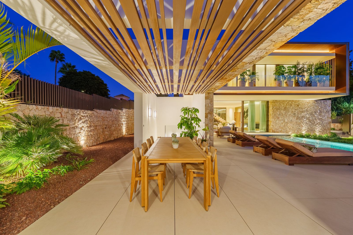 Se vende Villa - Chalet de 5 dormitorios en Costa Del Sol, Málaga, España
