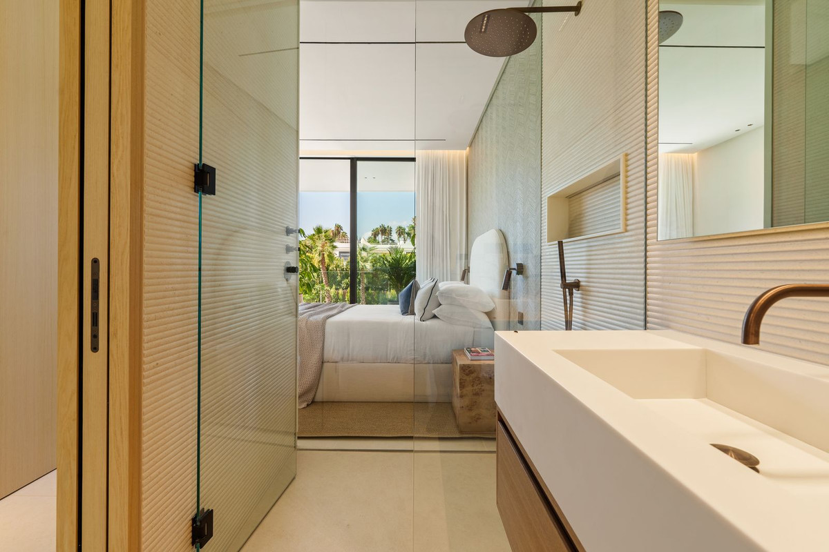 Se vende Villa - Chalet de 5 dormitorios en Costa Del Sol, Málaga, España