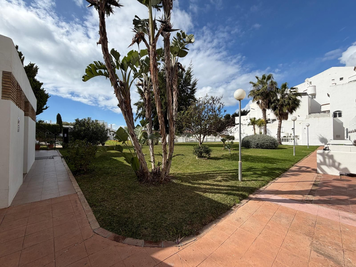 2 Bed Apartment for sale in Benalmadena Costa Del Sol, Málaga, Spain