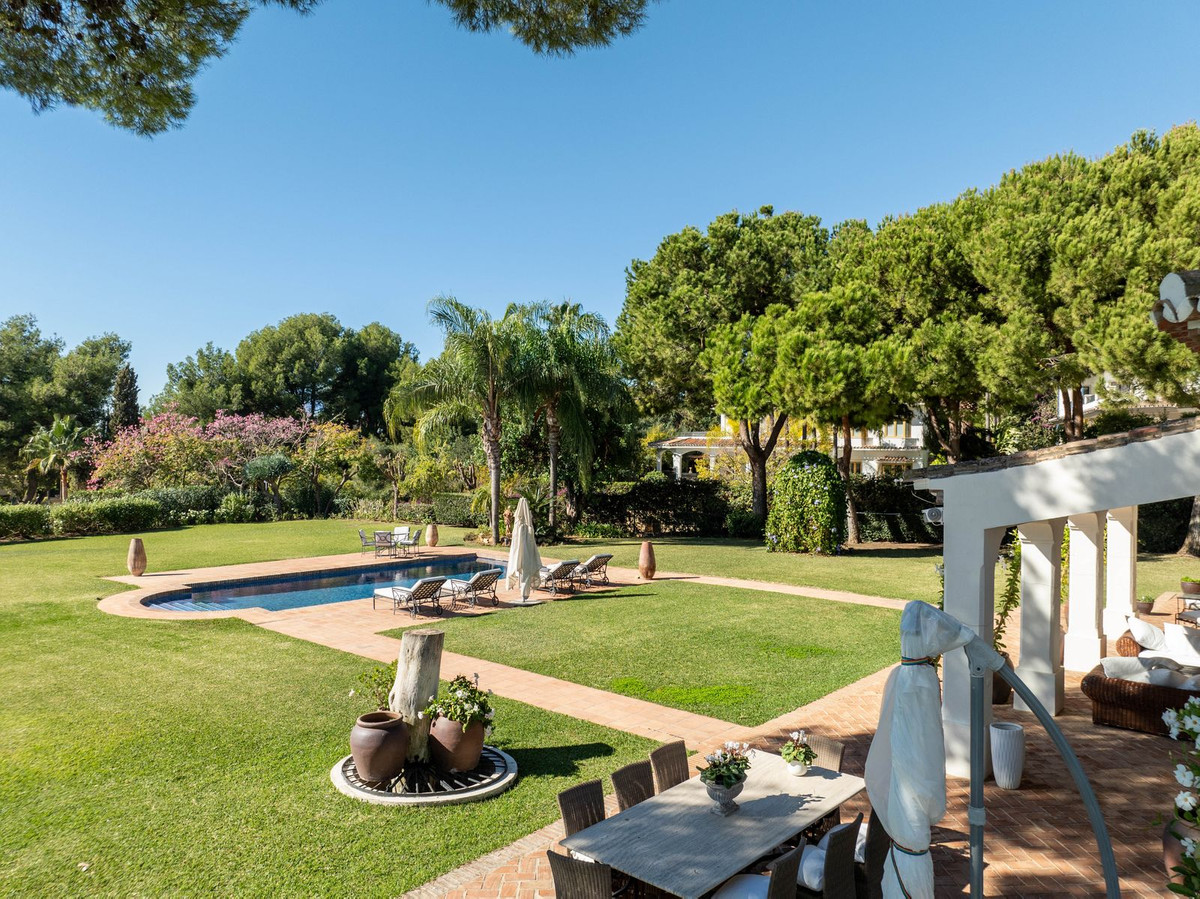 Se vende Villa - Chalet de 5 dormitorios en Costa Del Sol, Málaga, España