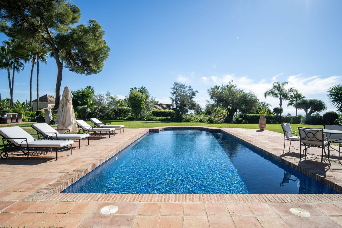 Se vende Villa - Chalet de 5 dormitorios en Costa Del Sol, Málaga, España