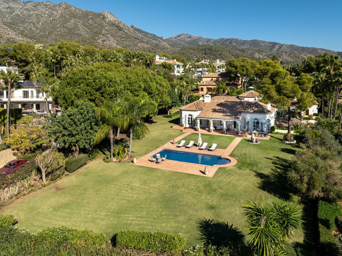 Se vende Villa - Chalet de 5 dormitorios en Costa Del Sol, Málaga, España