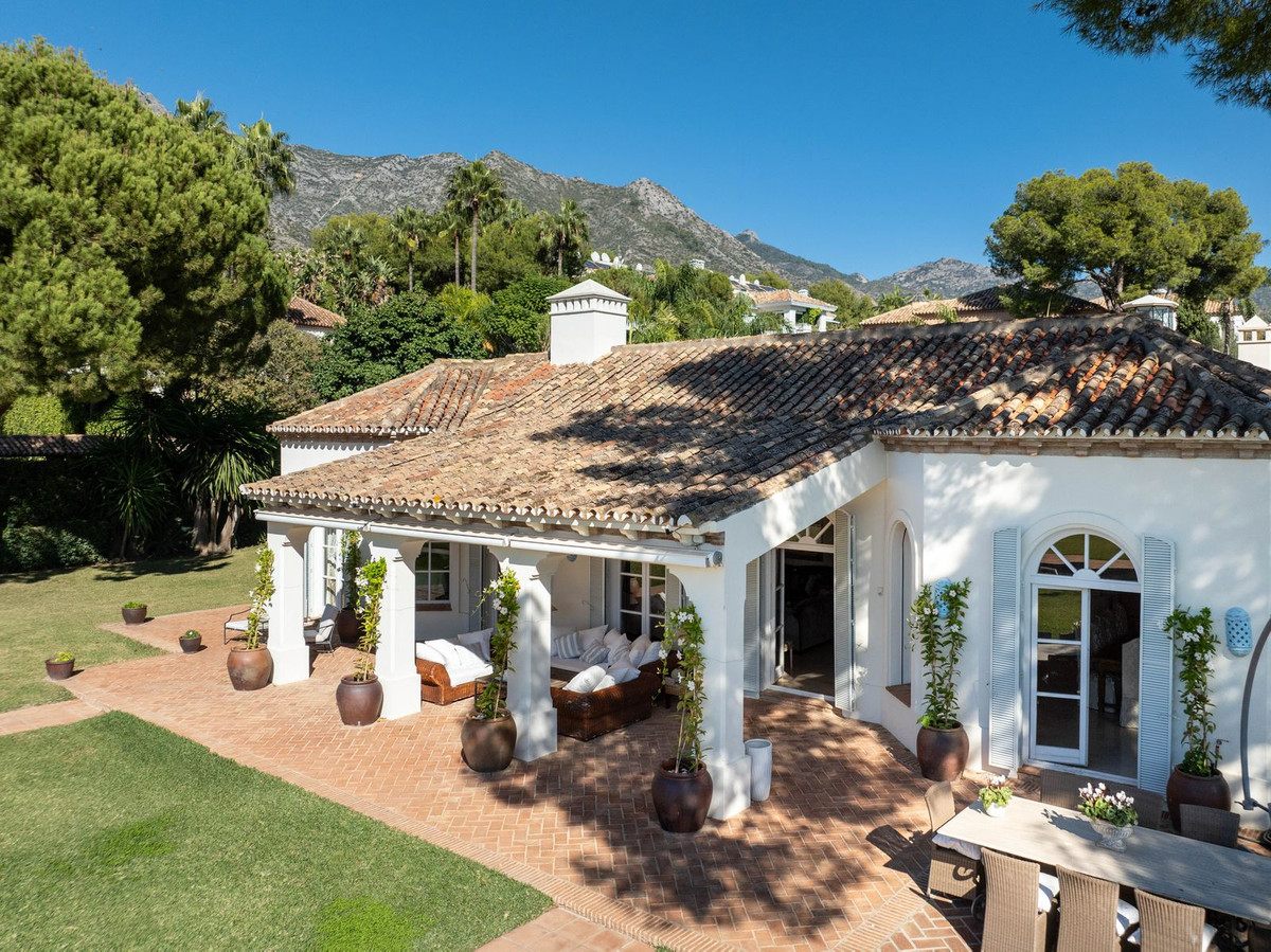 Se vende Villa - Chalet de 5 dormitorios en Costa Del Sol, Málaga, España