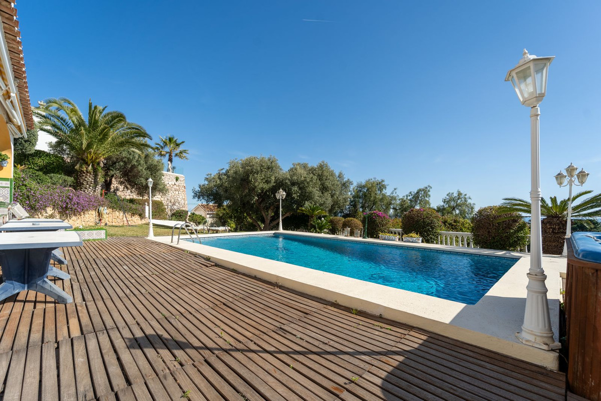4 Bed Townhouse for sale in Torremuelle Costa Del Sol, Málaga, Spain