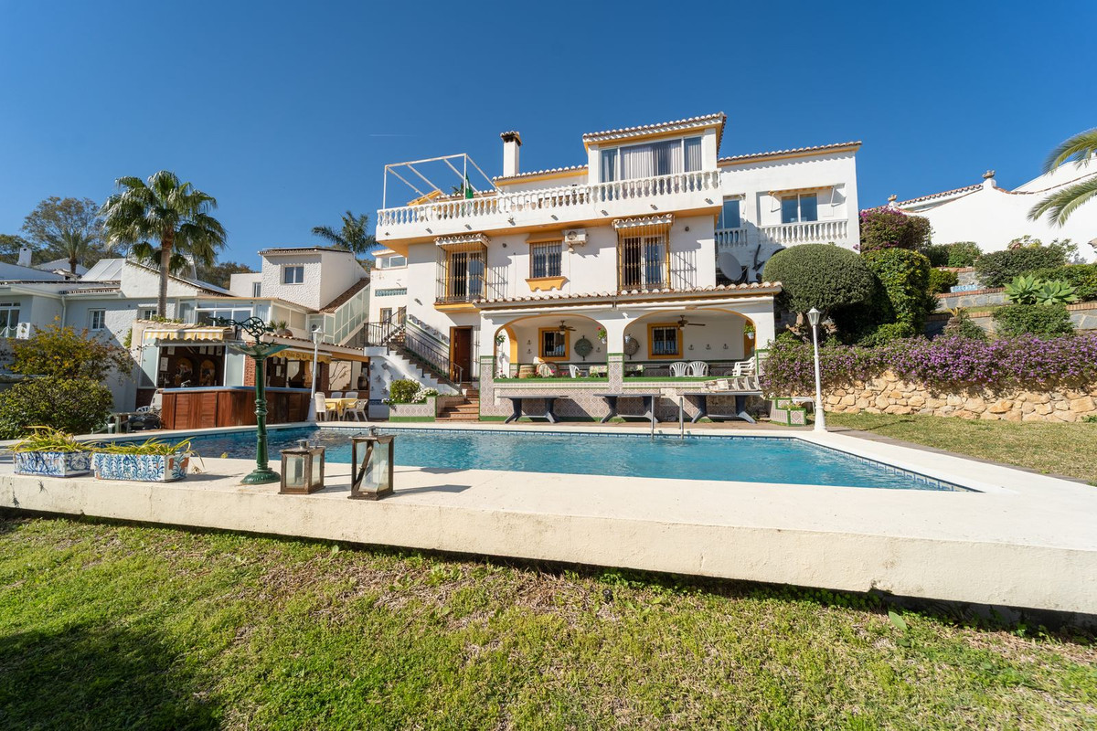 4 Bed Townhouse for sale in Torremuelle Costa Del Sol, Málaga, Spain