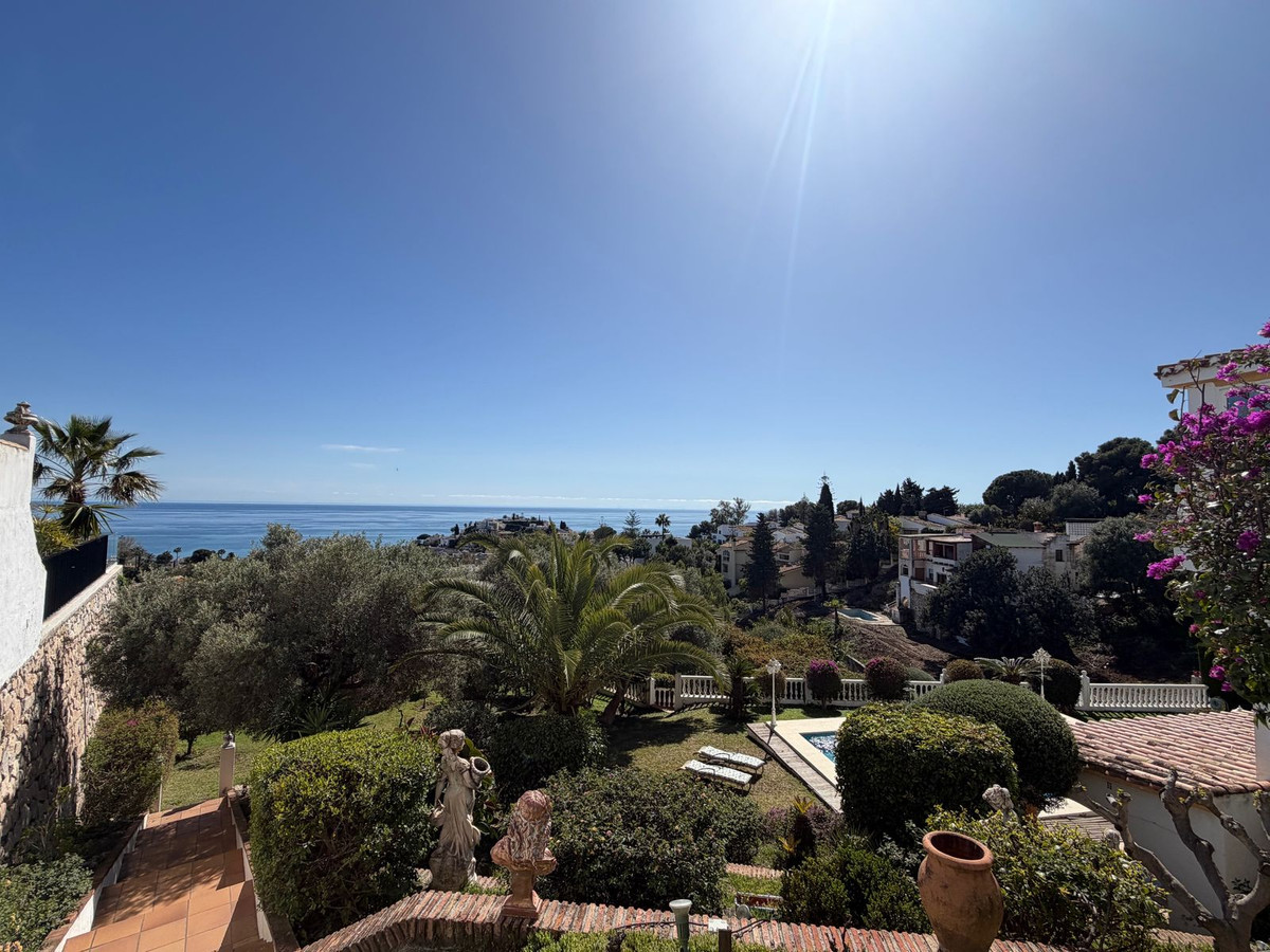 4 Bed Townhouse for sale in Torremuelle Costa Del Sol, Málaga, Spain