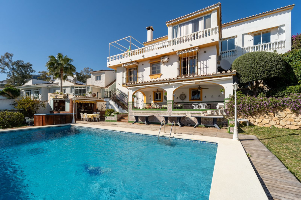 4 Bed Townhouse for sale in Torremuelle Costa Del Sol, Málaga, Spain