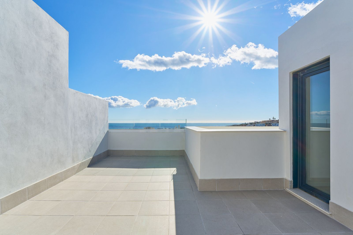 3 Bed Townhouse for sale in La Cala De Mijas Costa Del Sol, Málaga, Spain