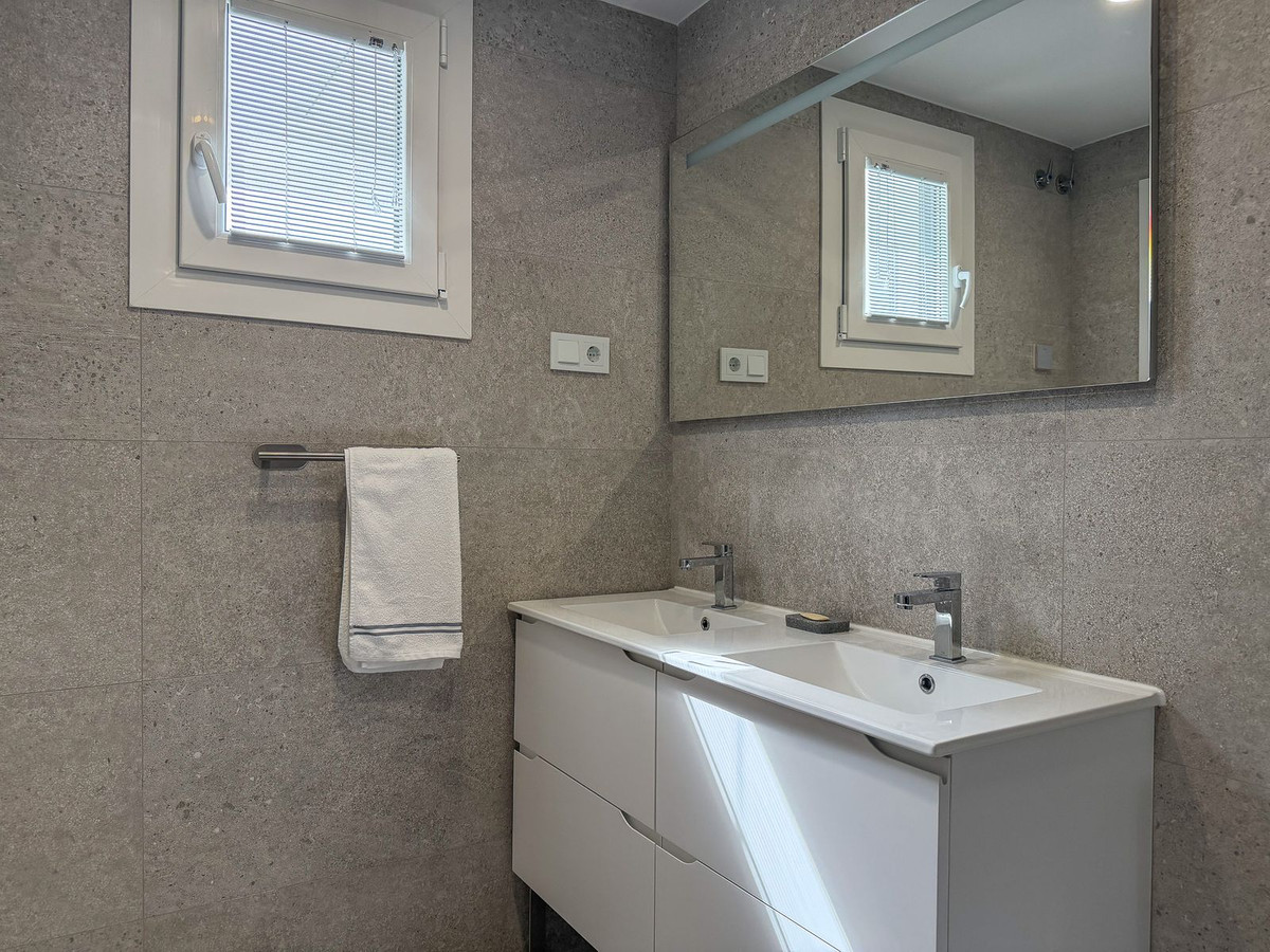 Se vende Adosada de 3 dormitorios en Costa Del Sol, Málaga, España