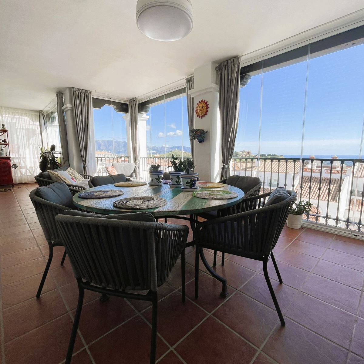 Se vende Apartamento Planta Media de 2 dormitorios en Costa Del Sol, Málaga, España