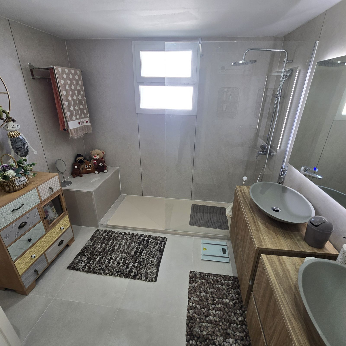 Se vende Apartamento Planta Media de 2 dormitorios en Costa Del Sol, Málaga, España