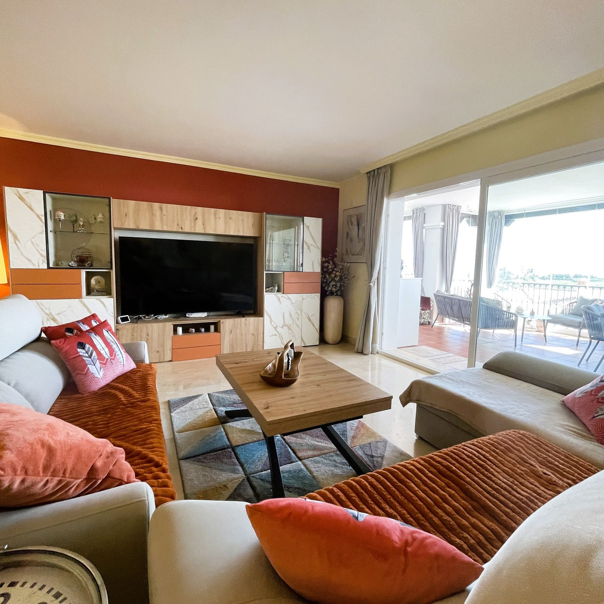 Se vende Apartamento Planta Media de 2 dormitorios en Costa Del Sol, Málaga, España