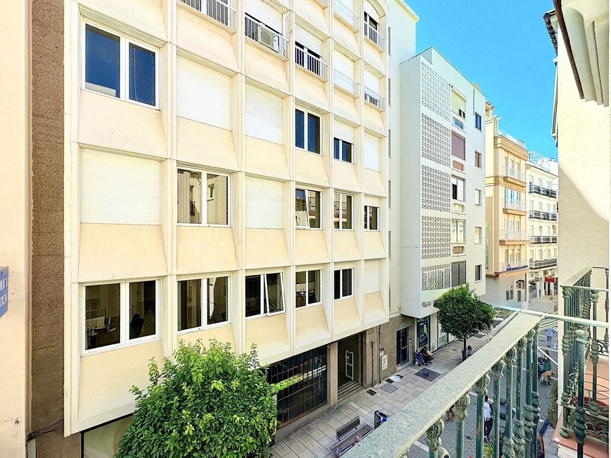 3 Bed Apartment for sale in Estepona Costa Del Sol, Málaga, Spain